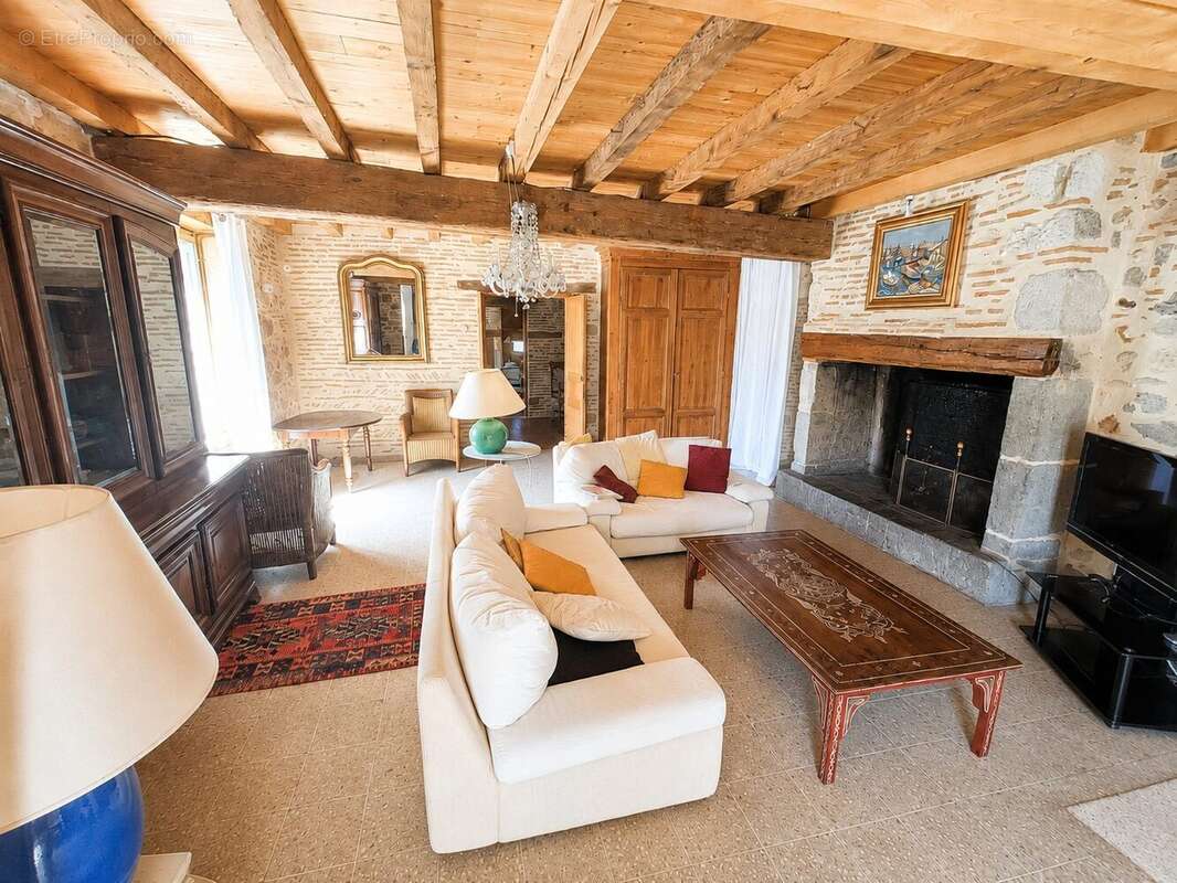 Maison 471 m² à Damazan  - photo 4