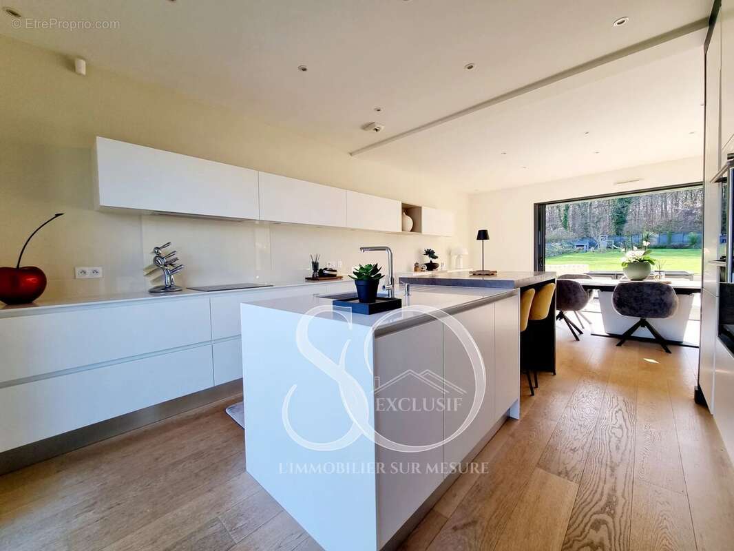 Maison à FEUCHEROLLES