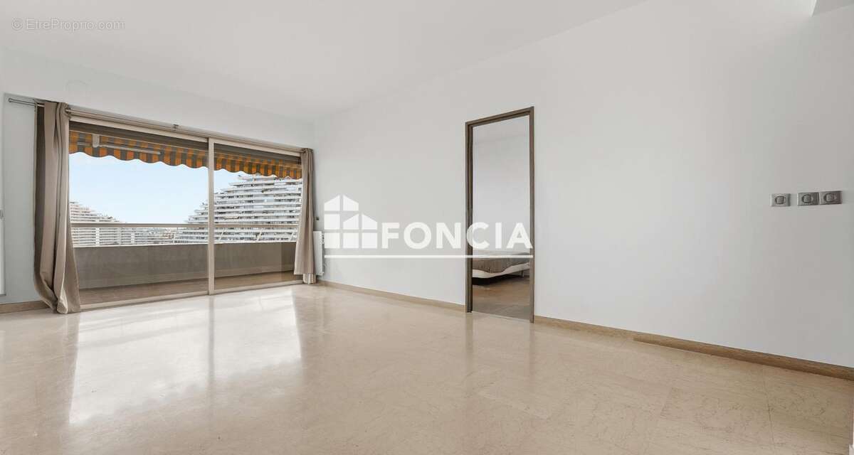 Appartement à VILLENEUVE-LOUBET