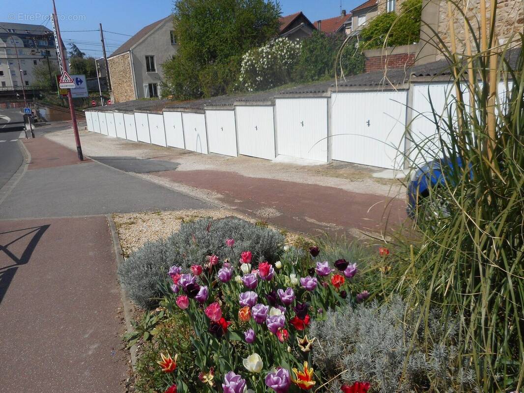 Parking à JUVISY-SUR-ORGE