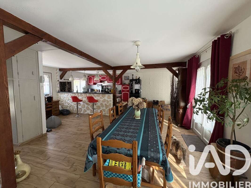 Photo 2 - Maison à BAZOCHES-SUR-LE-BETZ