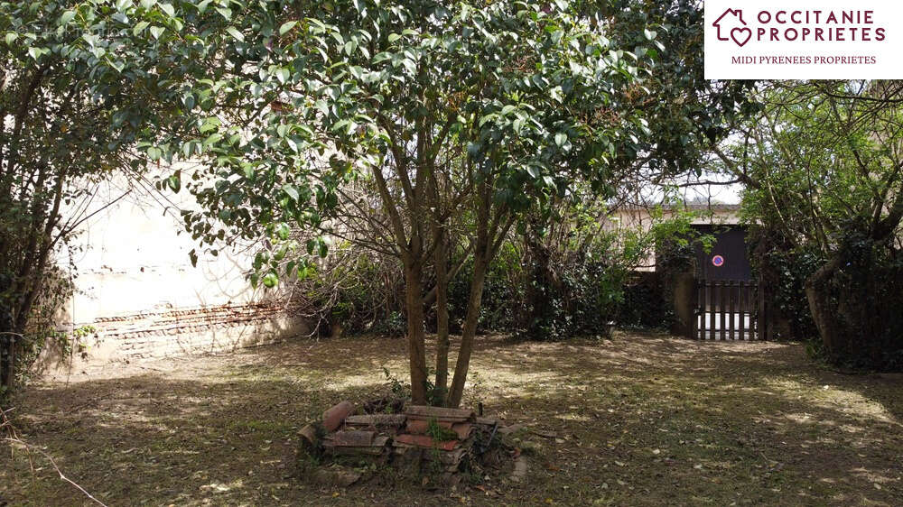 Terrain à L&#039;ISLE-EN-DODON