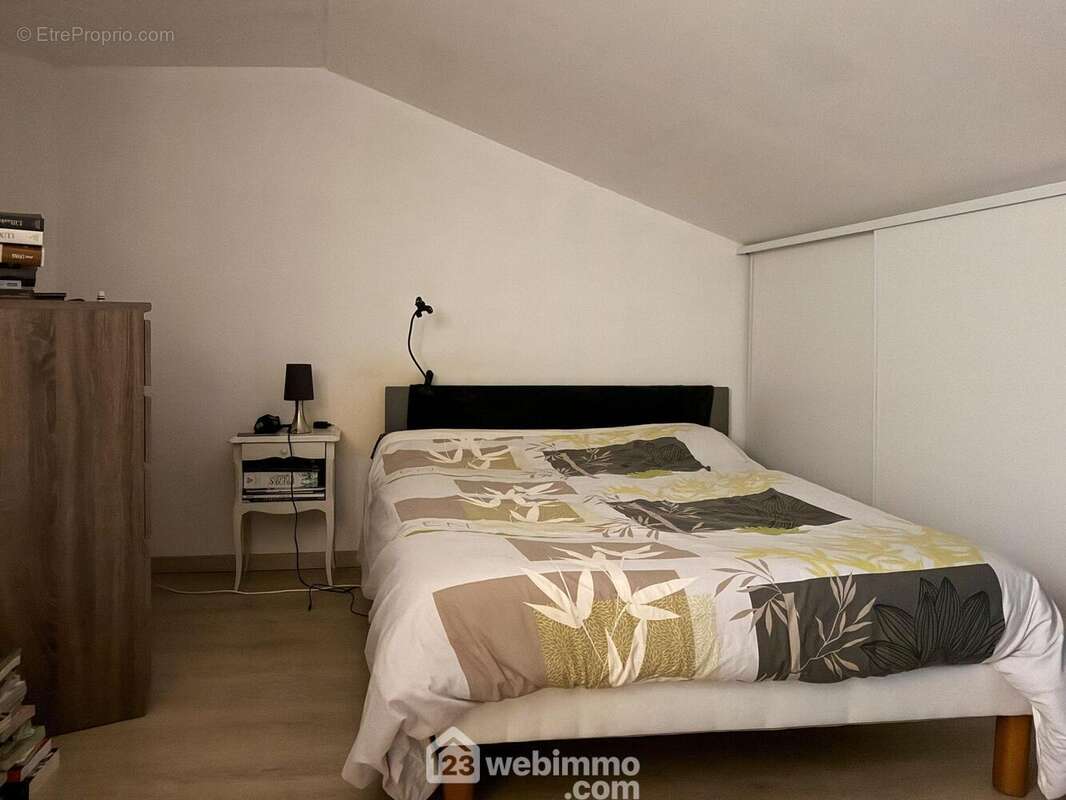 A l'étage 2 chambres - Maison à MAULEON
