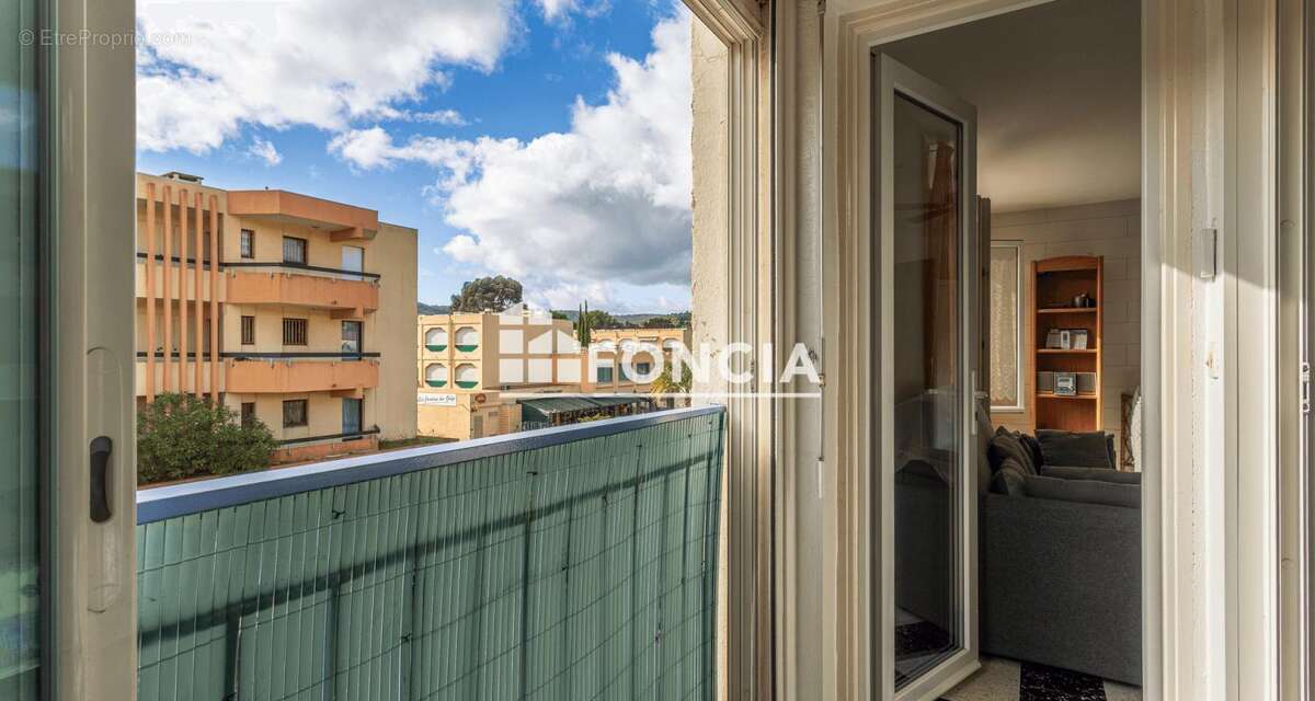 Appartement à BORMES-LES-MIMOSAS