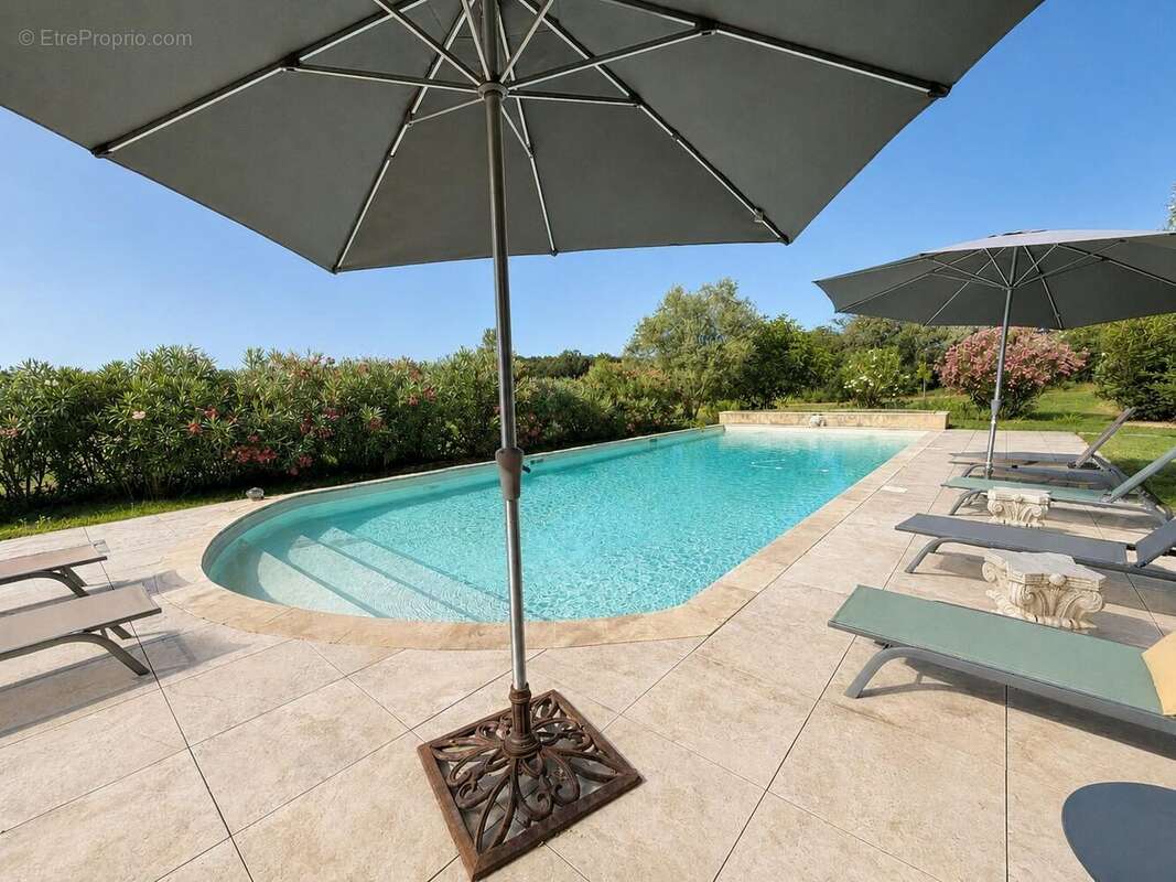 675 m² à Lectoure  - photo 5