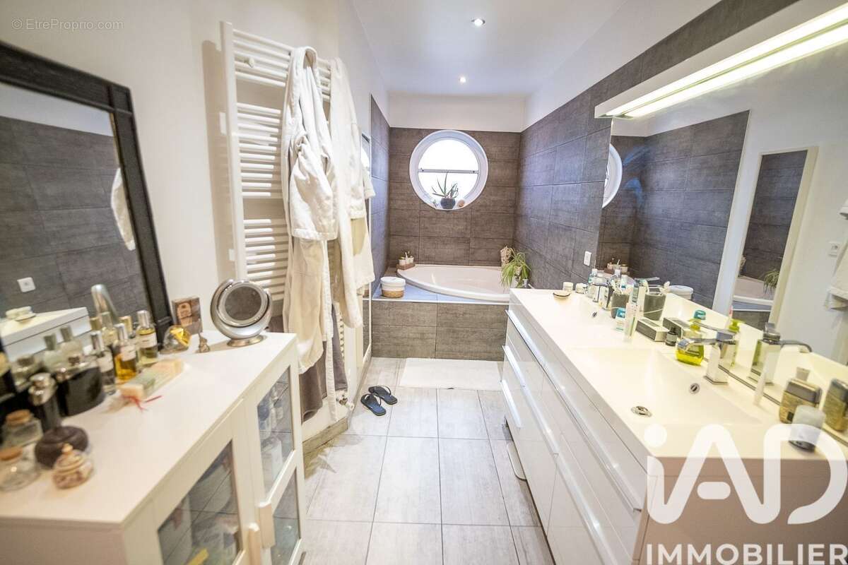 Maison 131 m² à Tarbes  - photo 8