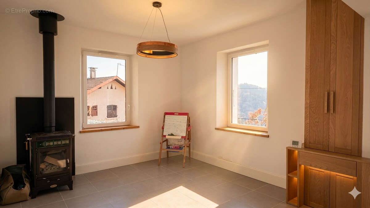 Maison à LANCRANS