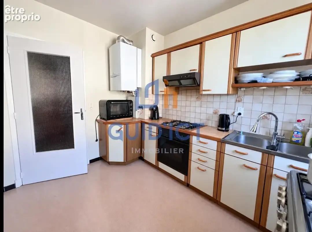ONET-LE-CHÂTEAU   T4 traversant de 82 m2 avec balcon, garage et cave - photo 3