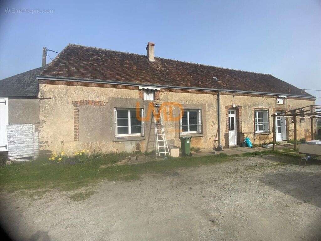 Maison à SARGE-SUR-BRAYE
