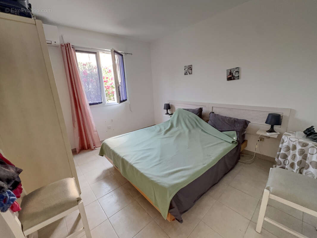 Appartement 76 m² à Santa-Maria-Poggio  - photo 7