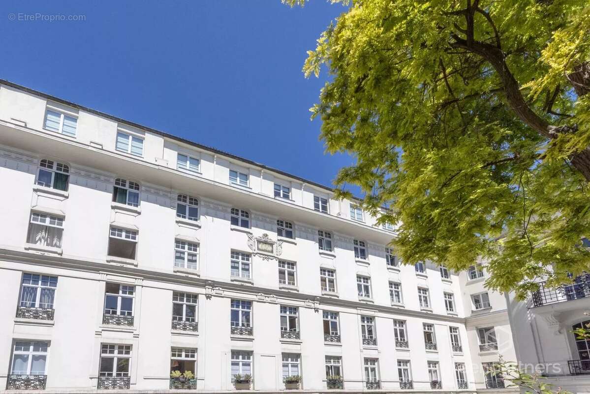 Appartement à MONTROUGE