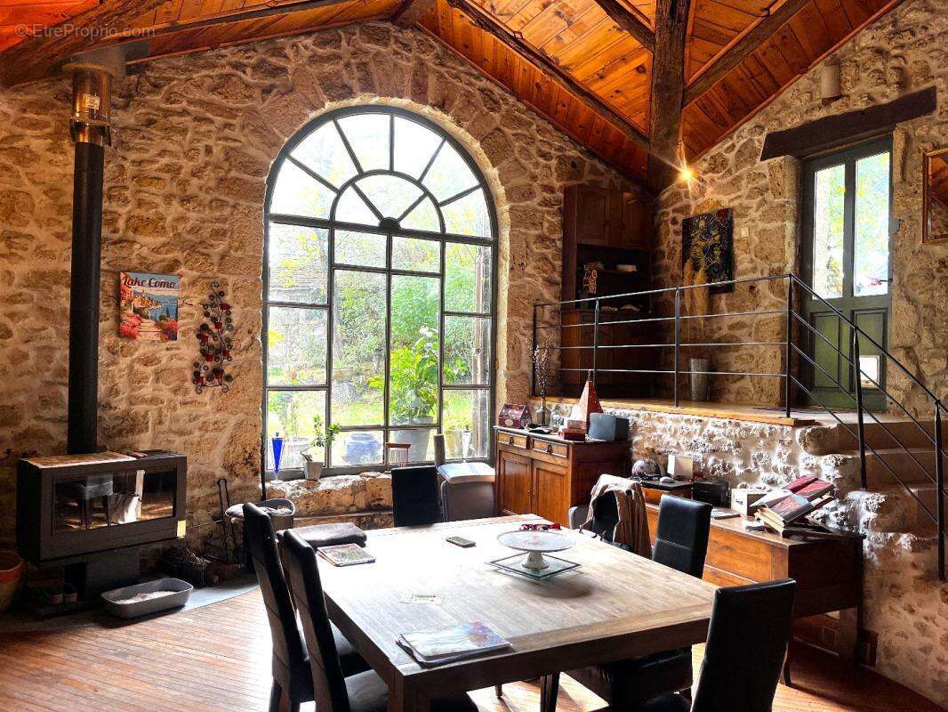 Maison à BOURG-DE-VISA