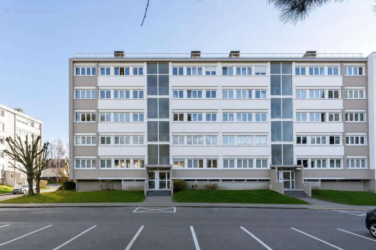 Appartement à BOIS-D'ARCY