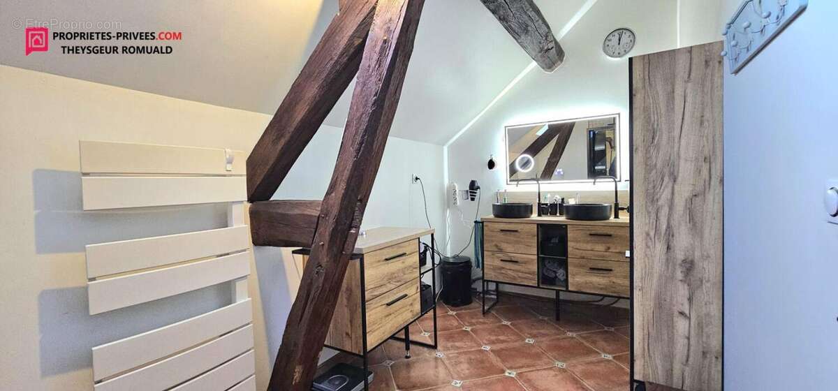 Maison à EGREVILLE