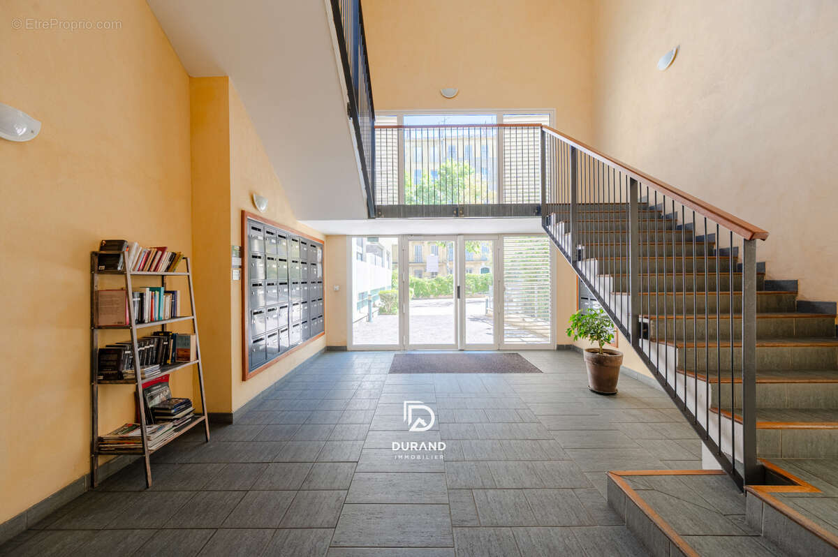Appartement - duplex plein de charme - t2 - m5 les docks - joiette - marseille 13002 - photo 8