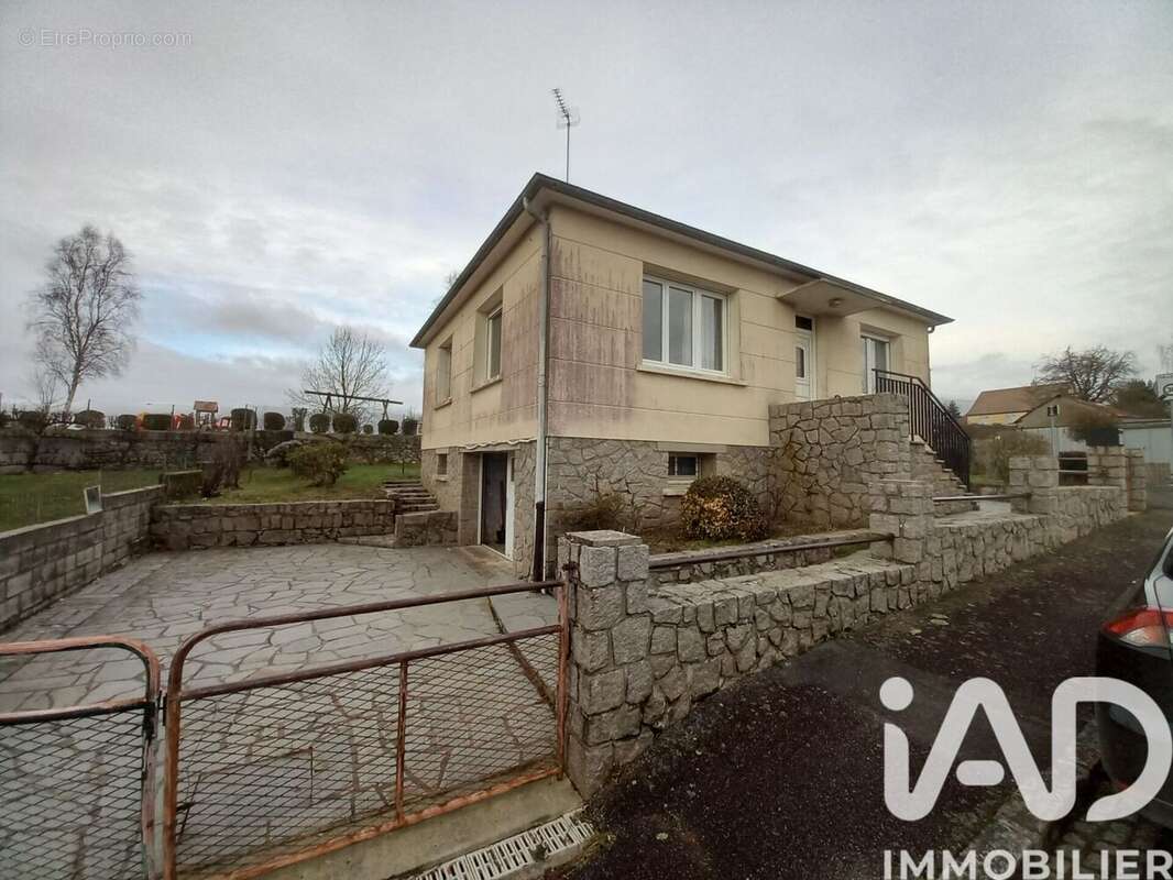 Photo 2 - Maison à COURCITE