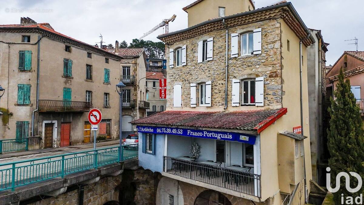 Photo 1 - Commerce à UCEL