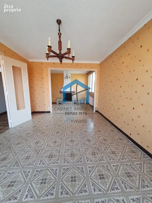 Maison sur sous-sol complet à rénover avec studio indépendant à réhabiliter, garage et terrain de 778 m2. - photo 7