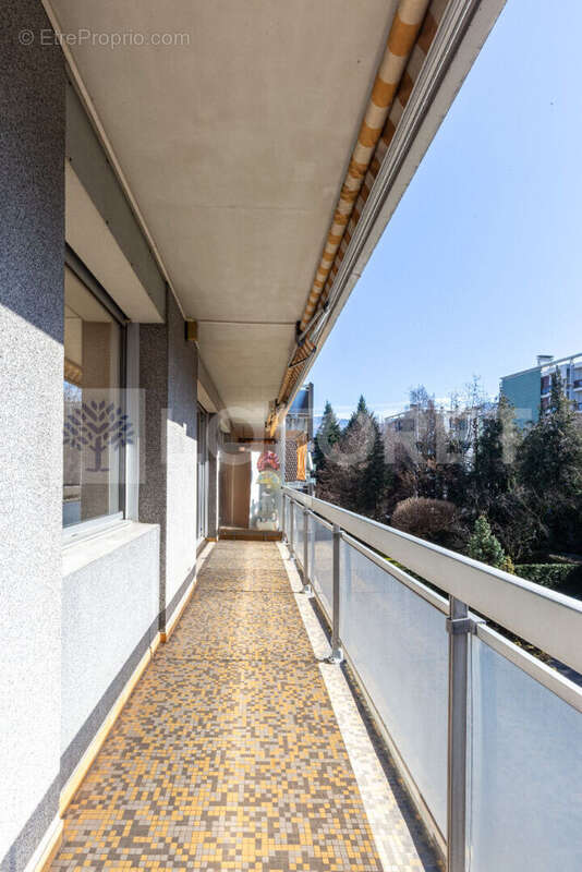 "oxalis" - annecy - triangle d'or - appartement 3 pieces de 83.55m² + garage en sus + place + cave - photo 8