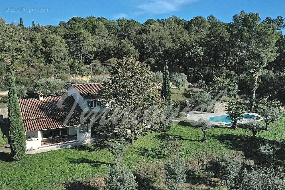 Maison à MONTAUROUX