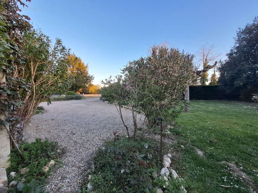 Maison à FEUGAROLLES