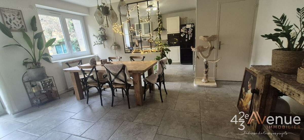 Appartement à SAINT-ETIENNE