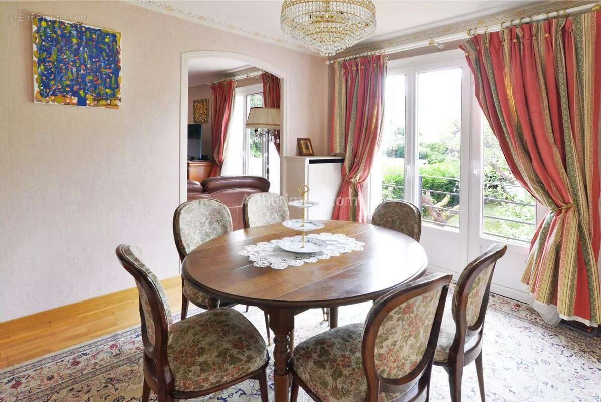 Maison à BRY-SUR-MARNE