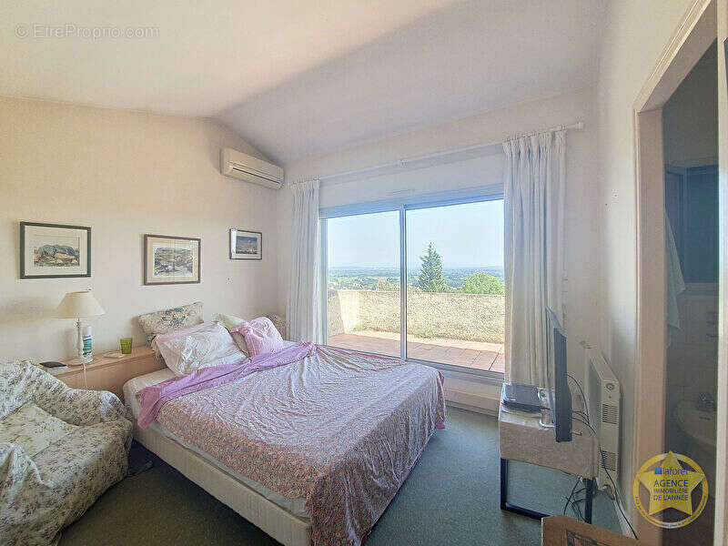 Maison à SAUVETERRE