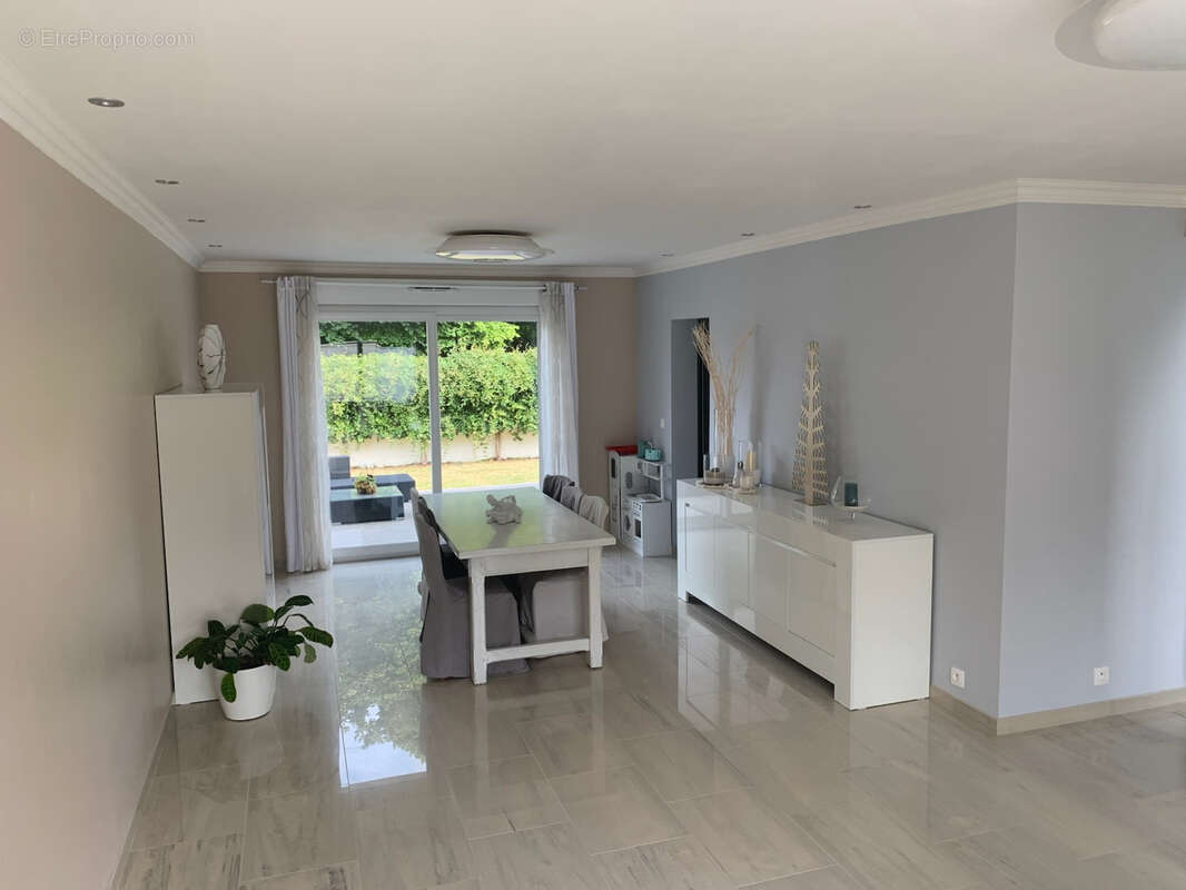 Maison à QUINCY-VOISINS