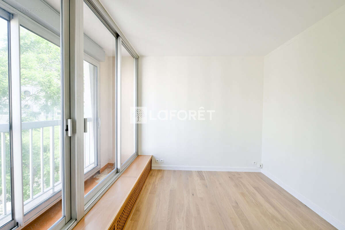 Appartement à PARIS-20E