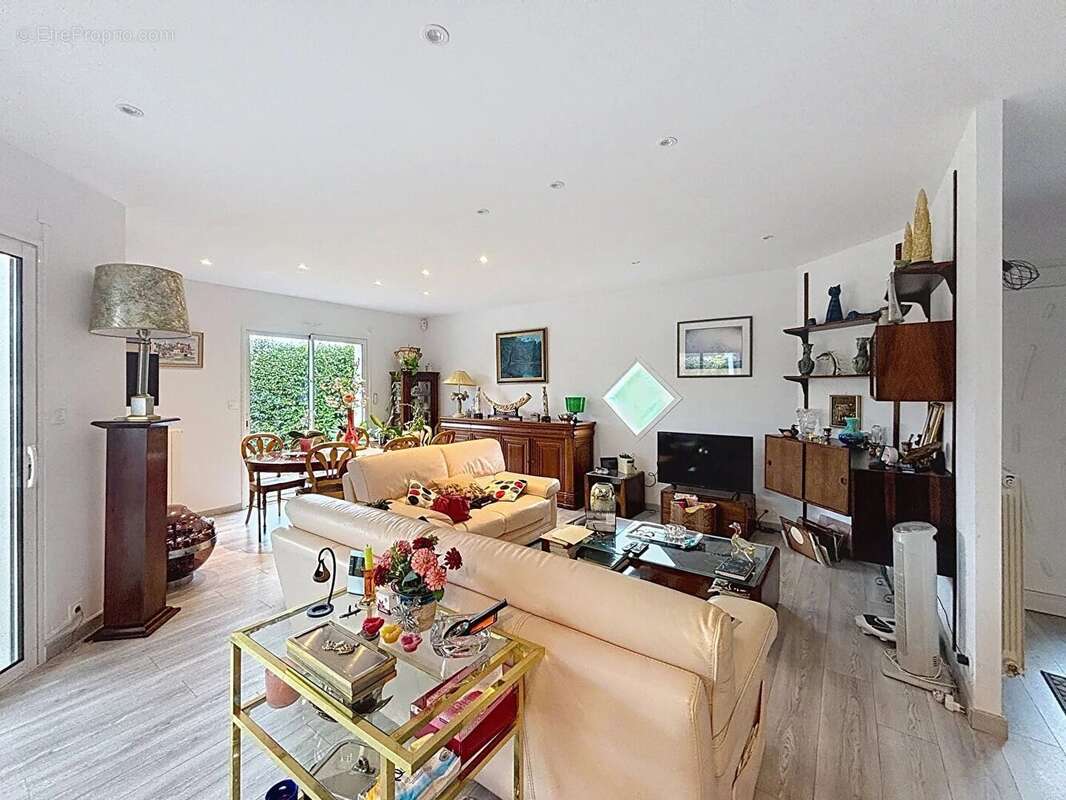 Maison à PARENTIS-EN-BORN