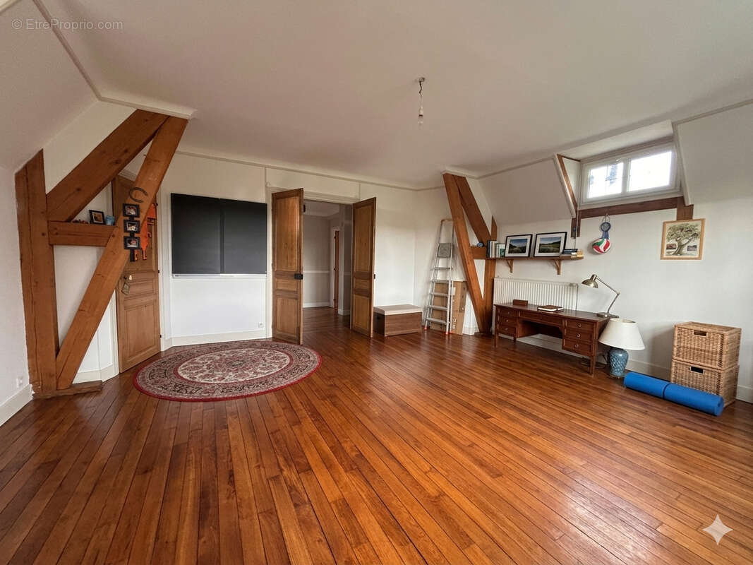 Maison à EZANVILLE