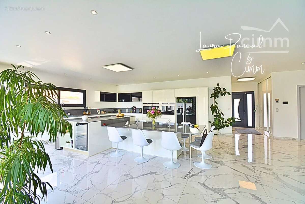 Llupia (66) villa d’exception contemporaine  avec piscine interieur - photo 8