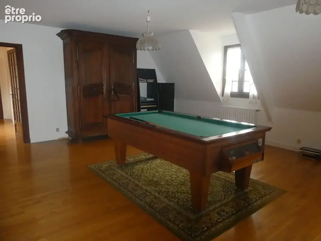 Maison Pont L Eveque 6 pièce(s), 217 m², 2761 m² - photo 5