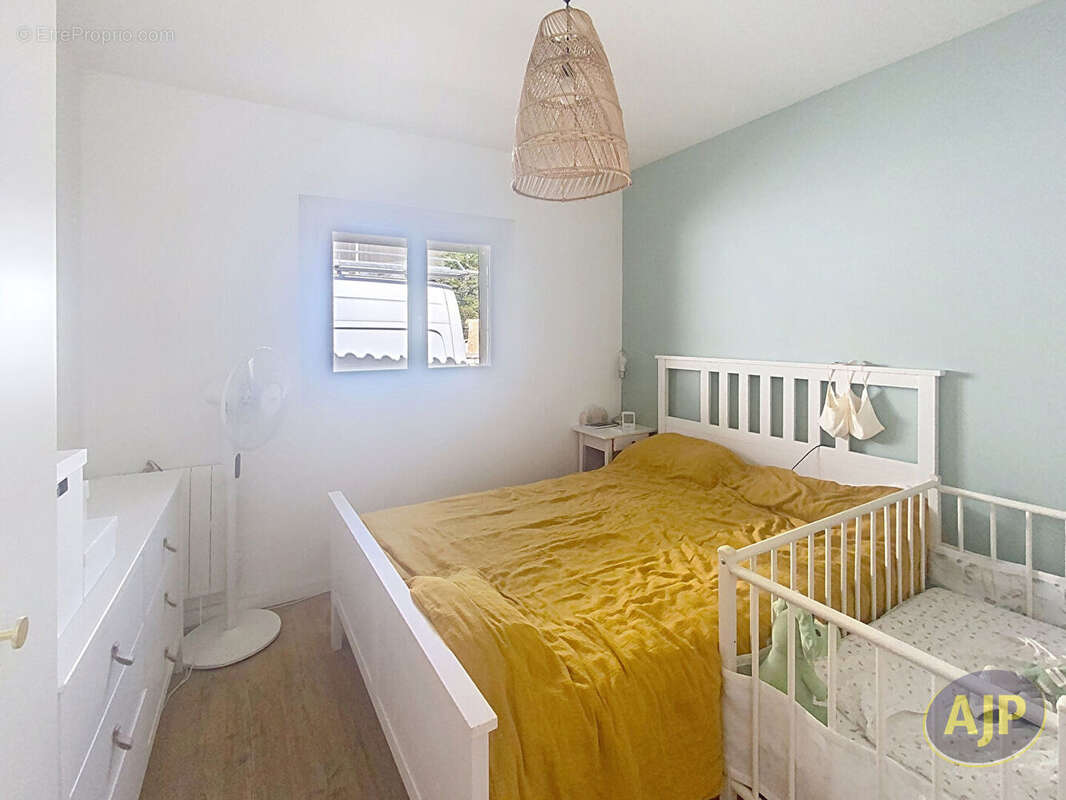 Maison à AMBARES-ET-LAGRAVE