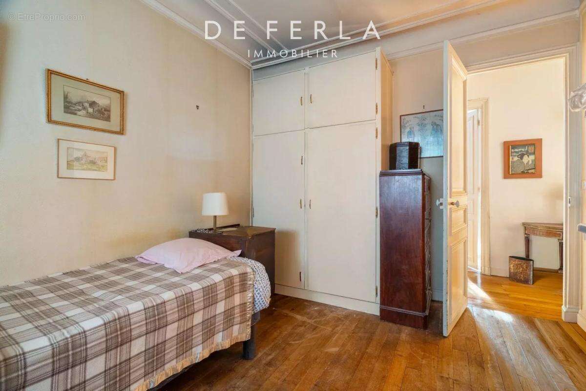 Appartement à PARIS-14E