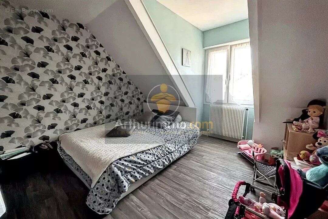 Maison à VERT-SAINT-DENIS