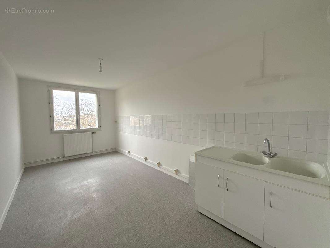 Appartement T4 86,66 m² avec balcon Saint-Etienne Villeboeuf le Haut - photo 5