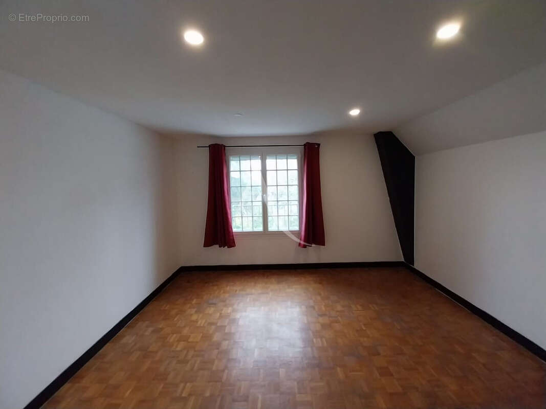 Maison à MEZY-SUR-SEINE