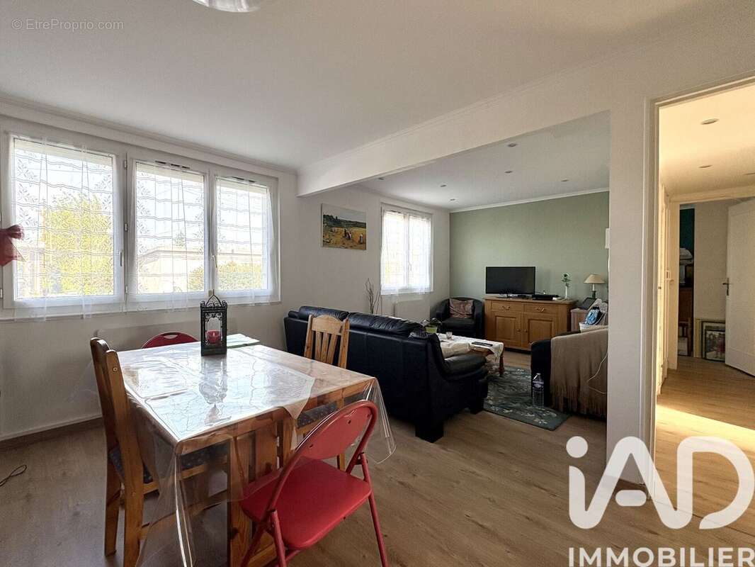 Photo 2 - Appartement à DAMMARIE-LES-LYS
