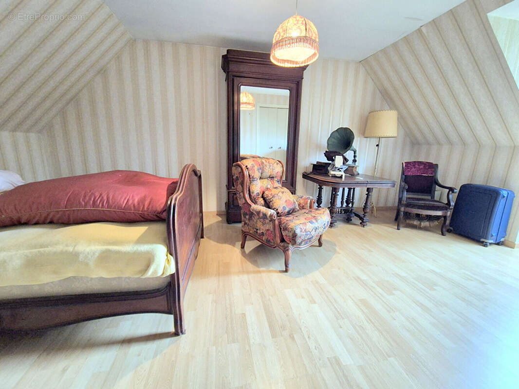 Maison à ELANCOURT