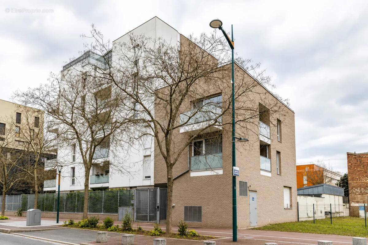Appartement à GENNEVILLIERS