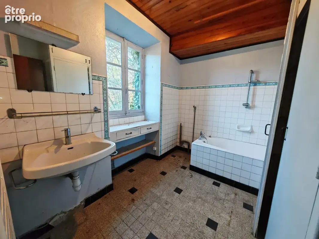 Ensemble immobilier avec fort potentiel sur plus de 1,6ha de terrain - photo 14