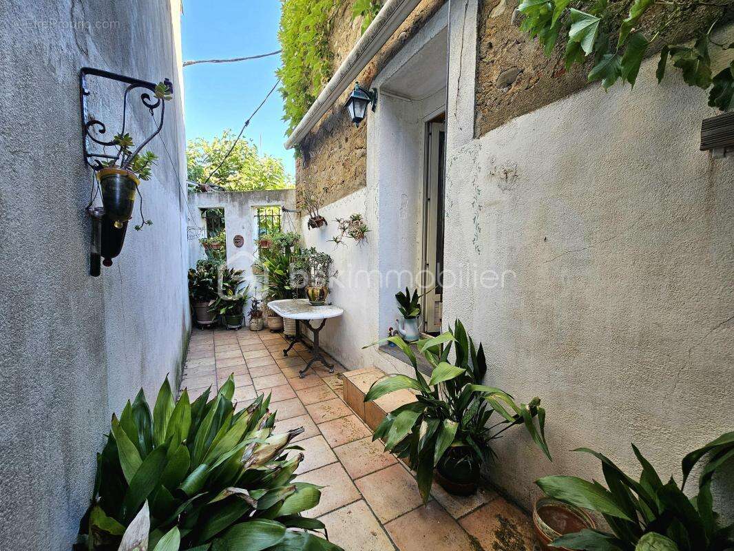 Maison de village en pierre – 3 chambres – terrasse – garage - photo 11
