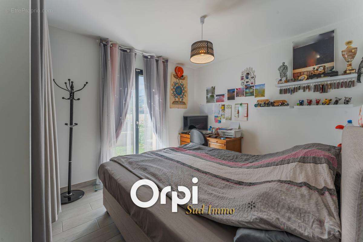 Maison à ALBA-LA-ROMAINE