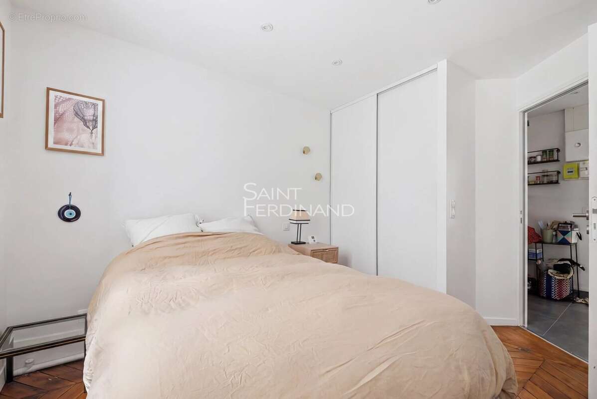 Appartement à PARIS-17E