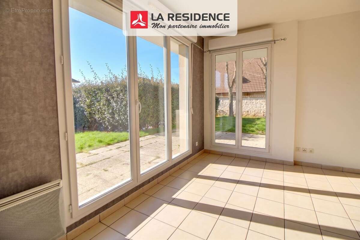 Appartement à VERNEUIL-SUR-SEINE