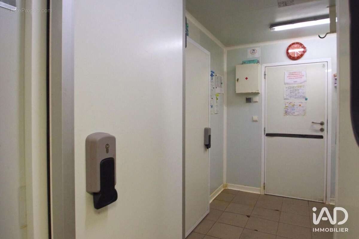 Photo 3 - Commerce à MERU