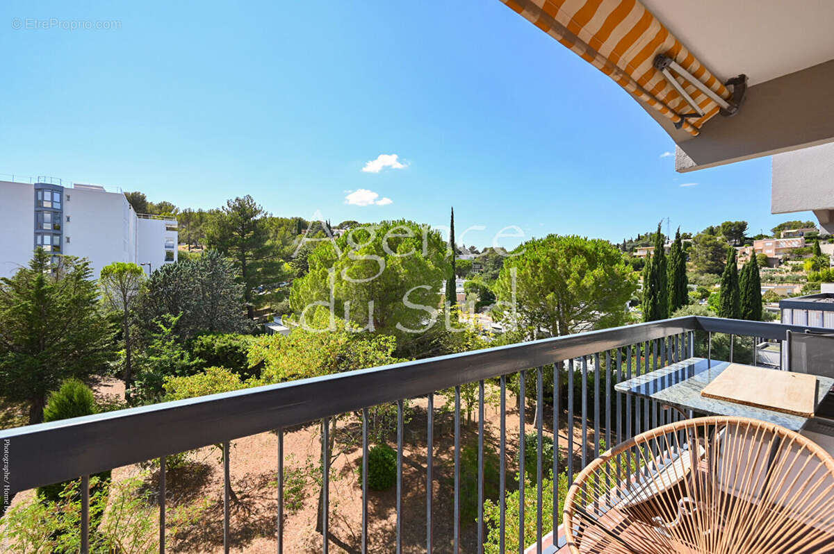 Appartement à CARNOUX-EN-PROVENCE