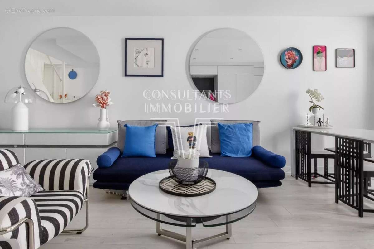 Appartement à PARIS-16E